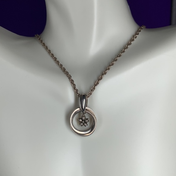 Sterling Silver Flower Pendant on 16” 925 Rope Chain - Picture 4 of 15